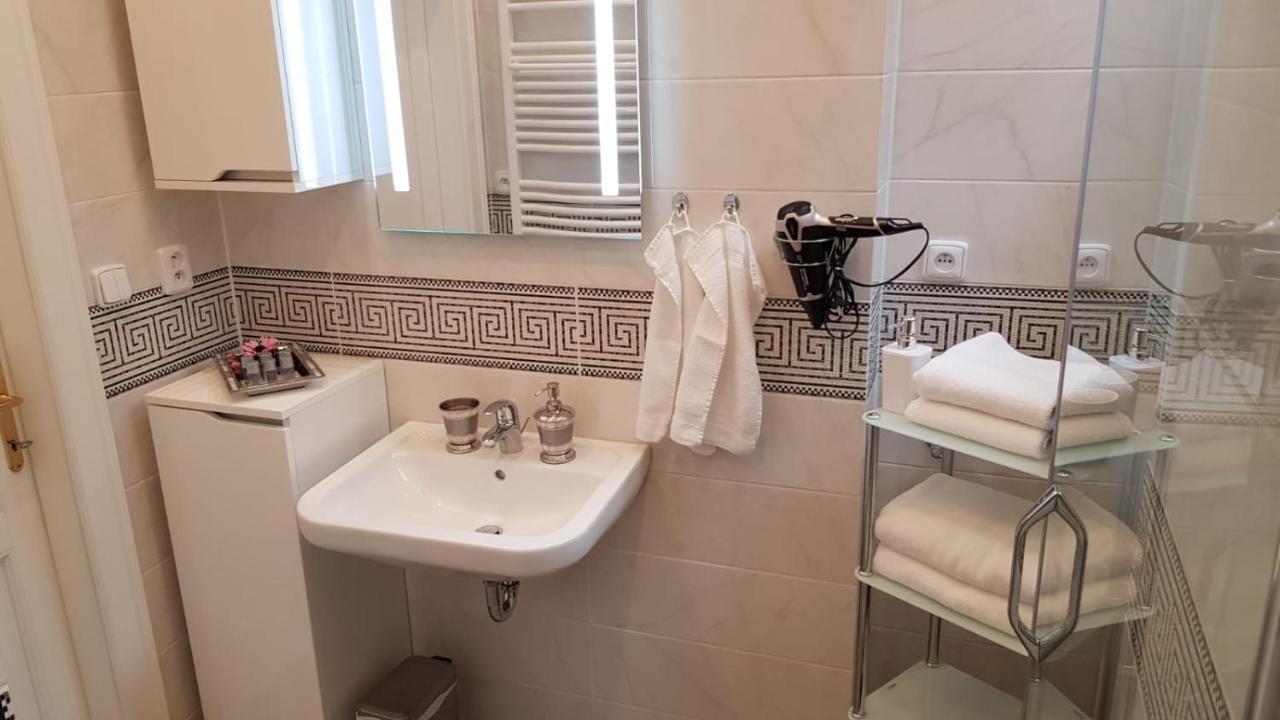 Pragueone Apartment,A/C,Terrace Luaran gambar